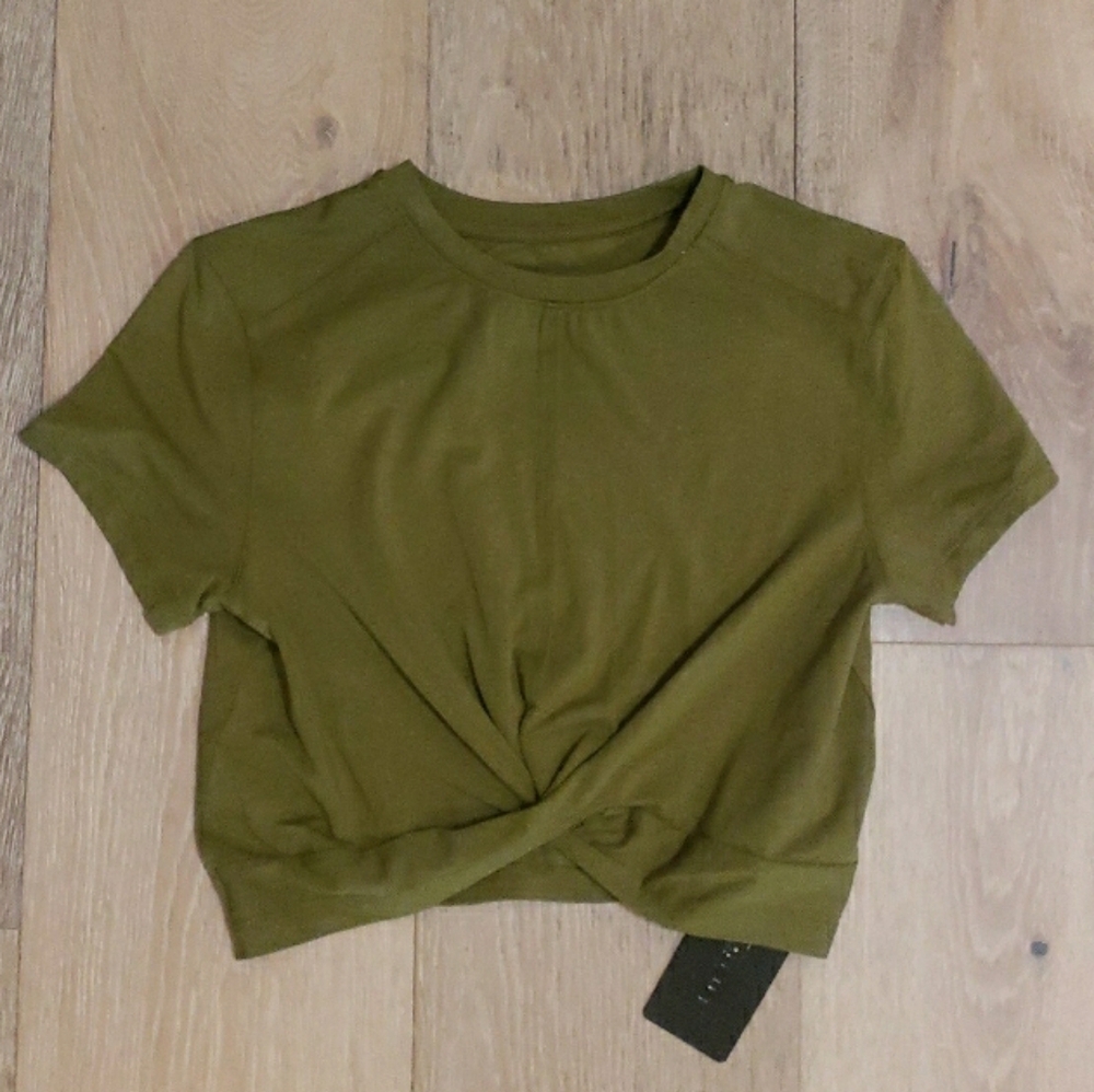 NWT Alphalete short sleeve twist crop top size Medium